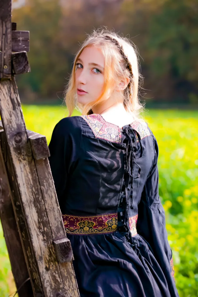 Outlet Leonardo Carbone Edles Viskose Kleid Schwarz