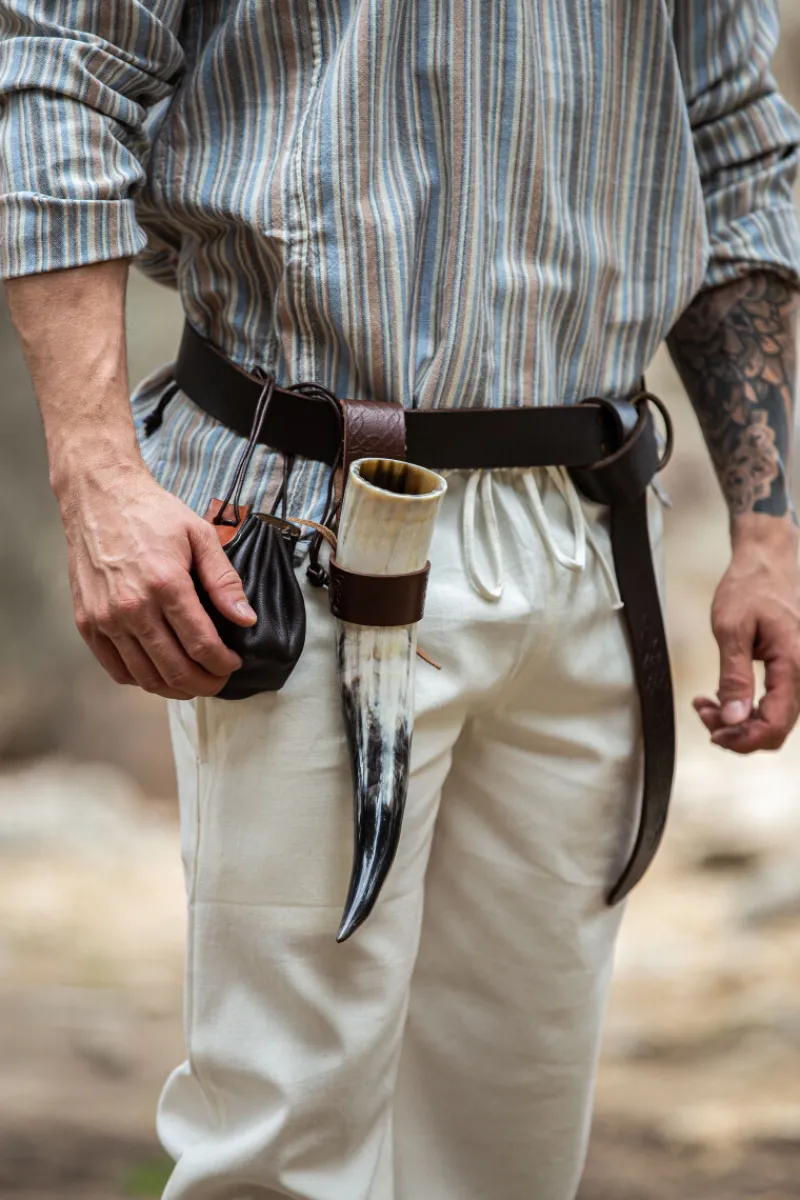 Fashion Leonardo Carbone Hornhalter aus Leder mit keltischer Prägung Braun