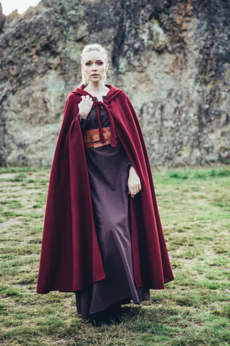 Online Leonardo Carbone Klassischer Mittelalterumhang "Elinor" Rot