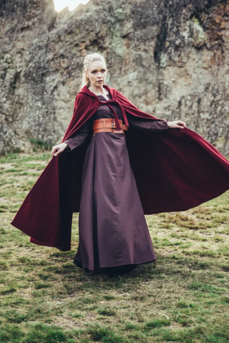 Online Leonardo Carbone Klassischer Mittelalterumhang "Elinor" Rot