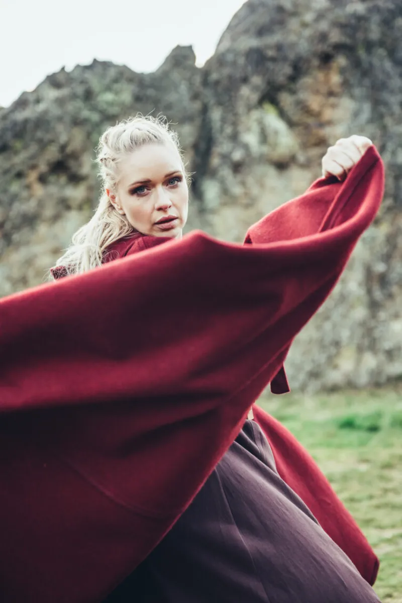 Online Leonardo Carbone Klassischer Mittelalterumhang "Elinor" Rot