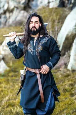 Shop Leonardo Carbone Lederringgürtel mit durchgehender keltischer Prägung "Kendell" Braun