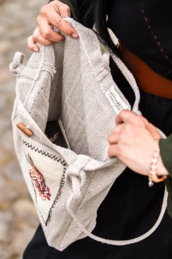 Outlet Leonardo Carbone Umhängetasche mit Wikinger Stickerei 