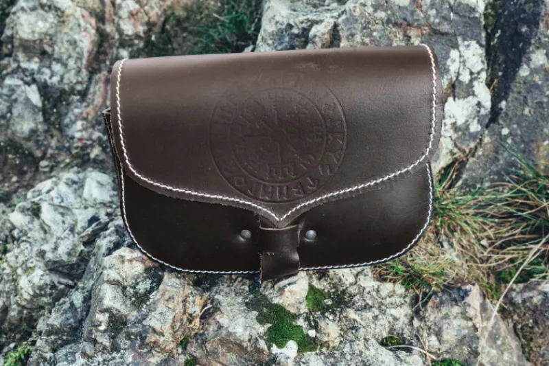 Shop Leonardo Carbone Wikinger Leder Gürteltasche "Folkvar" mit Vegvisir Braun