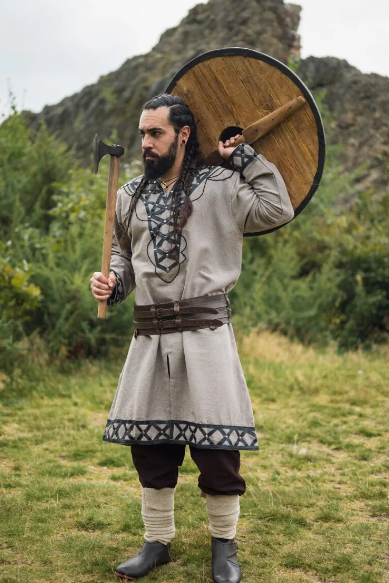 Online Leonardo Carbone Wikinger Tunika "Erik" Sand