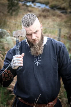 Best Leonardo Carbone Wikingertunika mit Stickerei 