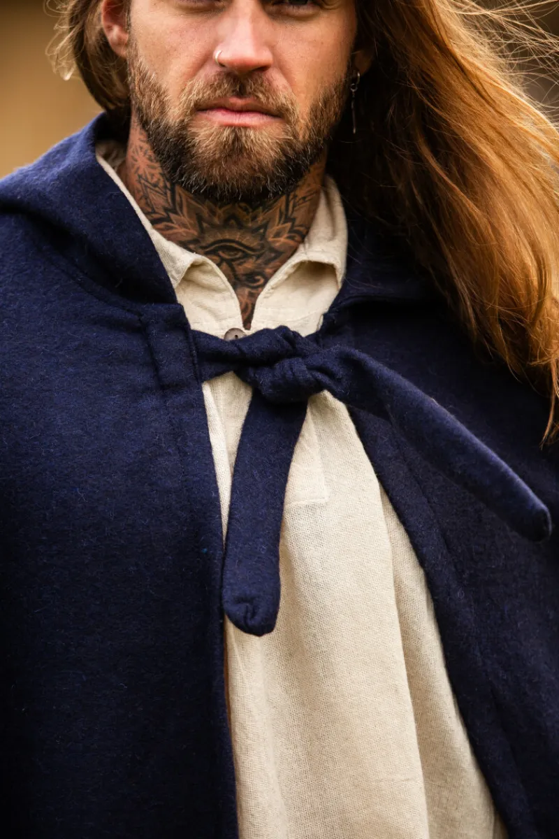 Hot Leonardo Carbone Wollumhang mit langer Kapuze "Hervir" Blau