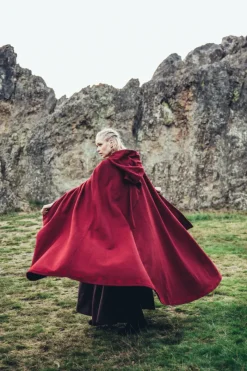 Online Leonardo Carbone Wollumhang mit Stickerei "Alma" Rot